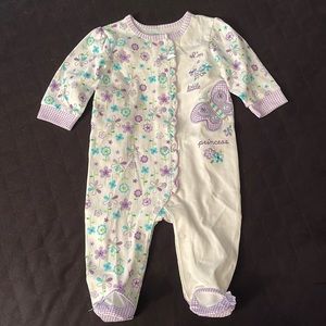 Okie Doki Outfit with snaps down the front. Size 3-6 months.